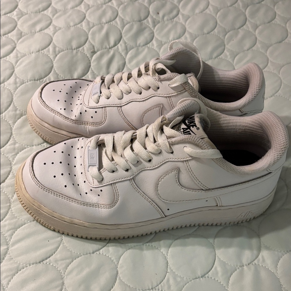 Nike Air Force 1 White Leather women Shoes. Size 8. GUC